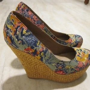 Steve Madden Floral Wedges Size 7.5
